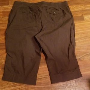 Lane Bryant Pants - Brown Lane Bryant Cargo Capris Lane Bryant Pants - Brown Lane Bryant Cargo Capris